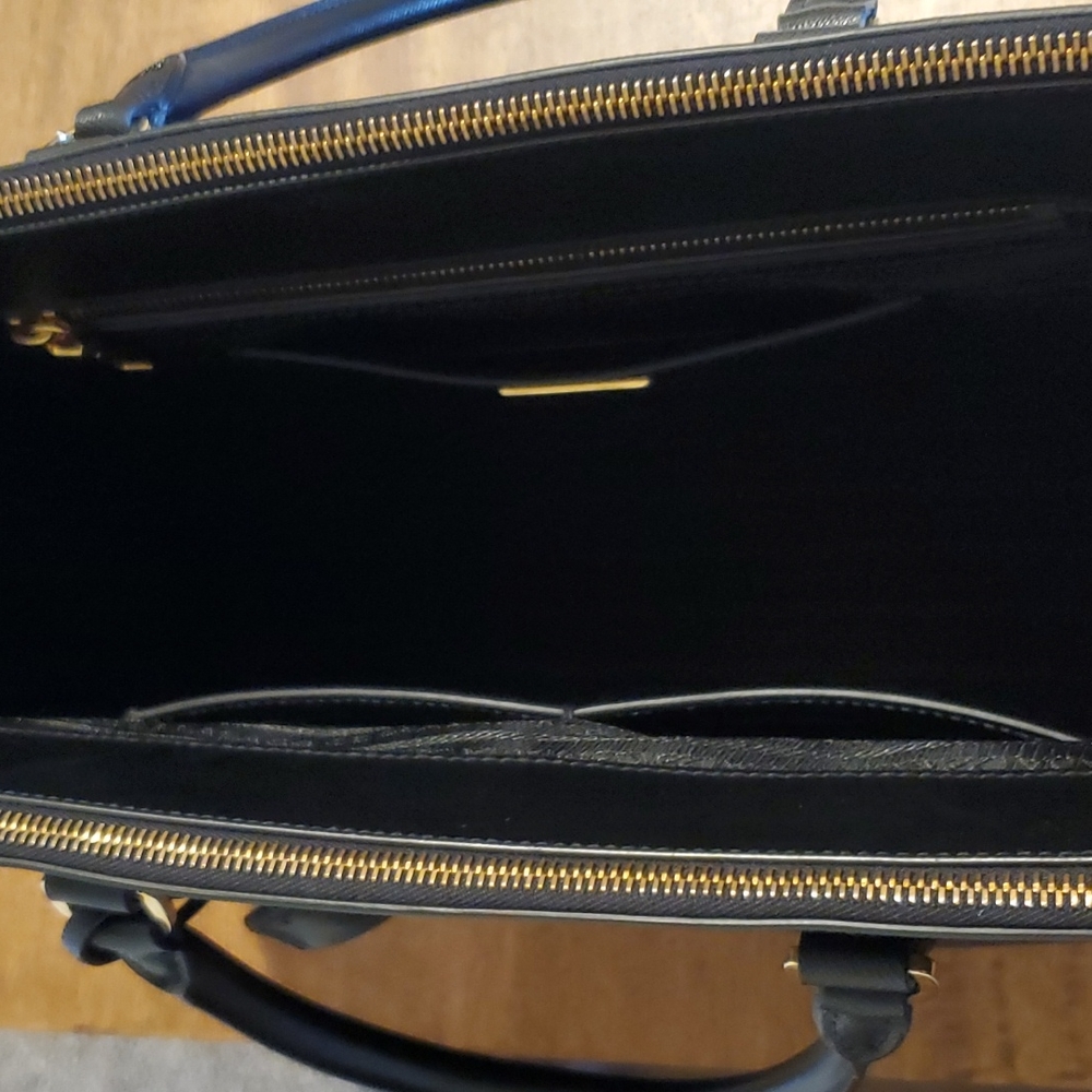 Authentic Prada Saffiano Large Bag - Picture 4 of 10